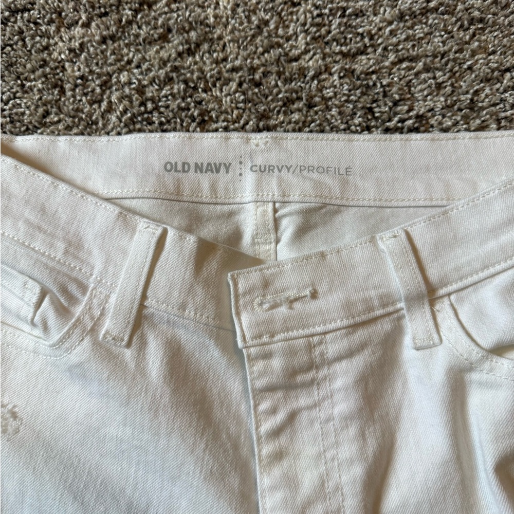 Old Navy Shorts - Picture 3 of 4